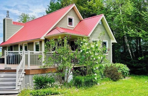 Stratford Ski Chalet | The Elgin Inn directly on the lake with dock-SPA