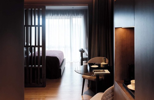 Khalandrion Hotel | The Fiction
