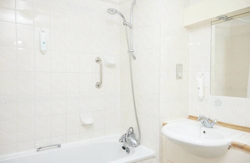 Markfield Hotel | The Fieldhead Hotel by Greene King Inns