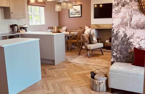 Measham House | The Fuller's Shed All Weather Couples Rural Retreat with Private Hot tub