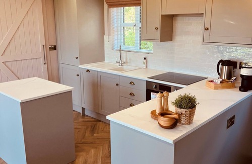 Measham House | The Fuller's Shed All Weather Couples Rural Retreat with Private Hot tub