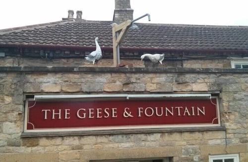 Knipton Hotel | The Geese and Fountain