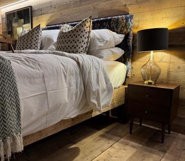 Wellesbourne Other | The Goose In The Woods - With Lakeside Sauna