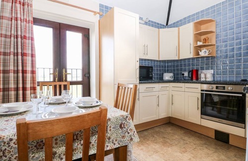 Edburton Apartment | THE GRANARY, pet friendly, with a garden in Fulking