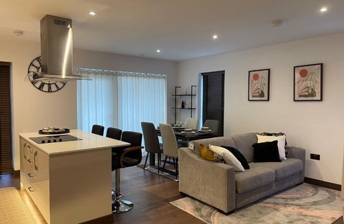 Harlow Apartment | The Hepworths Comfort Delight-Edinburgh Way Harlow