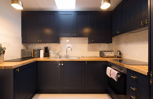 Highgate Apartment | The Highgate Hideaway - Modern & Stylish 2BDR Flat