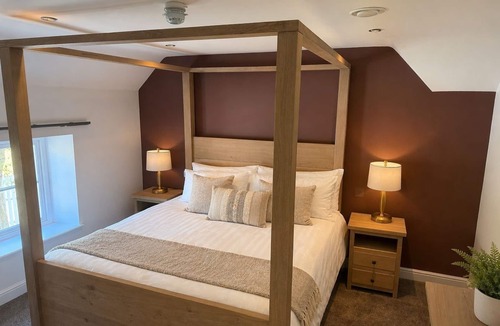 Ambergate Bed & Breakfast | The Hurt Arms