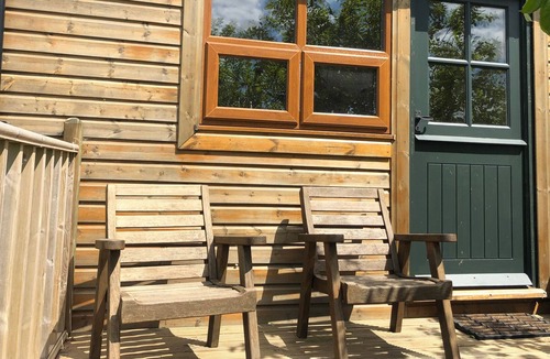 Shackerstone Cottage | THE HUT, pet friendly, character holiday cottage in Market Bosworth