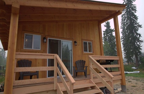 Blaeberry Apartment | The Kabin at Kicking Horse Kabins, with private hot tub!
