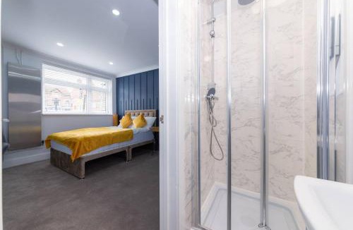 Peterborough Apartment | The Lincoln Suites near the Train StationWHOLE