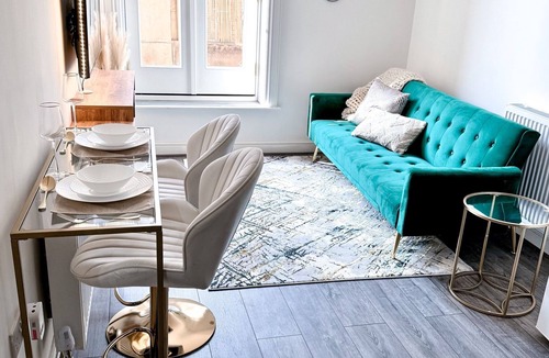 Hockley Apartment | THE LUXE HAVEN