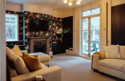 Repton House | The Manor Lodge, Repton - Luxury House Sleeps 14