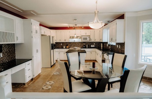 Northeast Edmonton House | The Mansion House