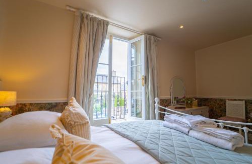 Bampton Hotel | The Market Tavern