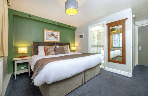 Glaston Hotel | The Old Pheasant Hotel