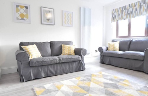 Linton House | The Osprey - Comfortable 3-Bedroom Stay for Business or Leisure