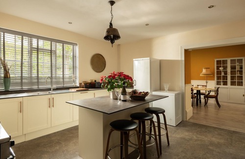 Holton Le Clay House | The Paxton Estate is an elegant English manor house set within beautiful historic grounds on the edge of the Lincolnshire Wolds.