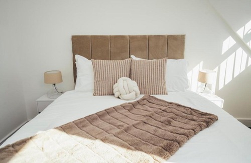 Barrow-on-Trent Apartment | The Queensferry Collection - Residence 7