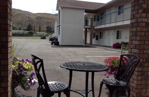 Valleyview Hotel | The Ranchland Inn Kamloops