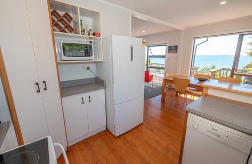 Coopers Beach House | The Sands - Beach house with private access to Coopers Beach