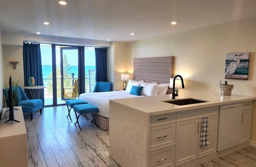 Sauble Beach Hotel | The Sands