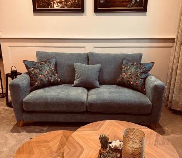 Ashby-de-la-Zouch Apartment | The Snug -Air conditioned-
