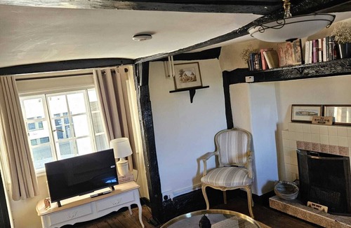 Ongar Cottage | The Walnut Nook - A cosy, charming cottage in the country side.