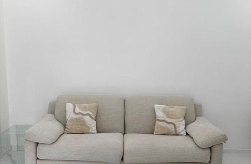 Luisago Apartment | The White House