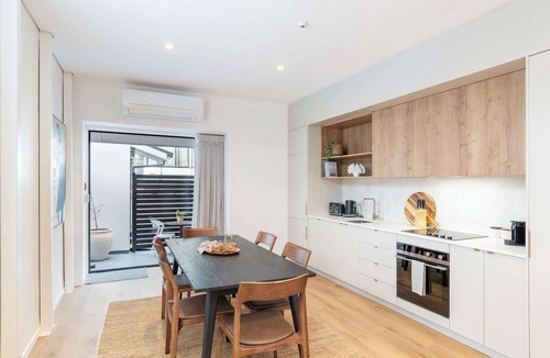 Te Aro Apartment | The Windsor - 3BR City Stay in Wellington CBD