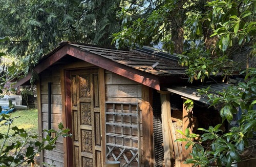 Shawnigan Lake Apartment | The Wobbly Hobbit- a unique earthen cabin in the woods.
