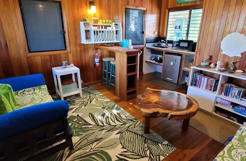 St. George's Caye House | Therapy Cabin 3 - Island Cabin - AC, Boat Transfer, Starlink