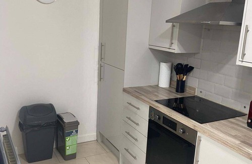 Harlow House | Three-Bedroom Apartment