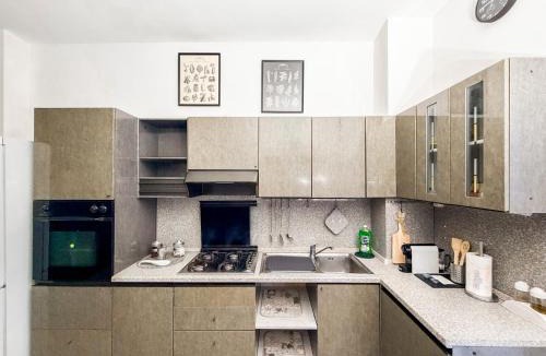 Loreto Apartment | Three-room apartment 2 bedrooms with balcony 2 min from Centrale