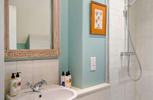 East Dean and Friston Bed & Breakfast | Tiger Inn - Elizabeth