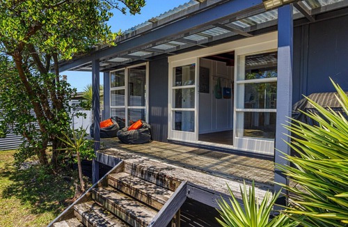 Tirohanga House | Tirohanga Beach Escape