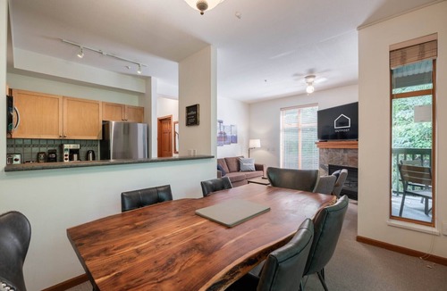 Village North Apartment | Top location | Pool & hot tub | BBQ | AC | Parking