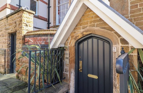 Nottingham City Centre Cottage | TOWER COTTAGE, romantic, character holiday cottage in Nottingham