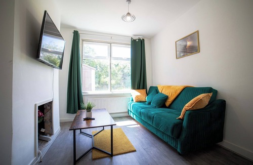 Hatfield House | Tranquil 3-bedroom house in beautiful Hatfield perfect for relaxing