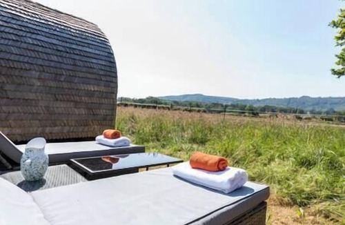 Graffham Ski Chalet | Tranquil home at Westerlands Farm (Sleeps 7) SDNP