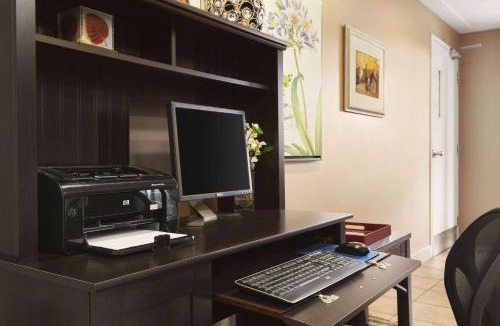 Spruce Grove Hotel | Travelodge by Wyndham Spruce Grove