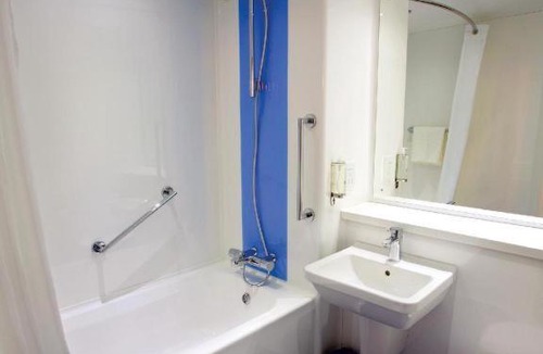 Castle Bytham Hotel | Travelodge Grantham South Witham