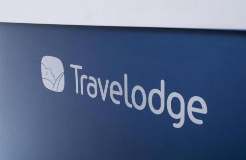 Woodford Bridge Hotel | Travelodge London Chigwell