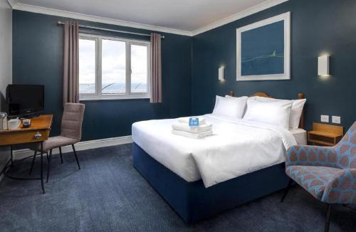 Milton Keynes Hotel | Travelodge Milton Keynes Shenley Church