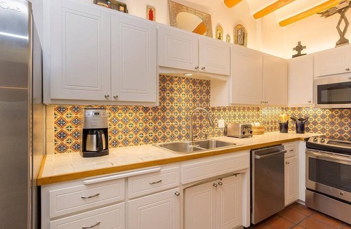 Historic Eastside Condo | Tres Puertas