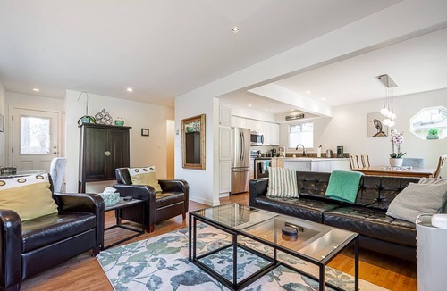 Delta House | Tsawwassen Lovely private Coach House - walk to shopping, beach and restaurants.