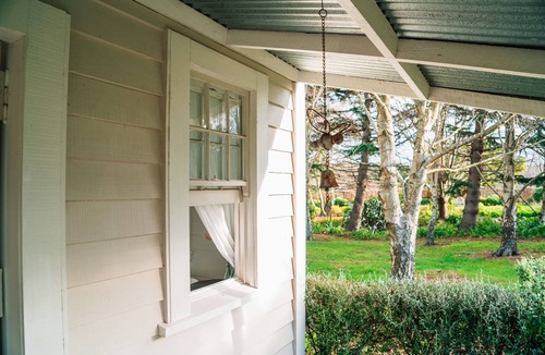 Pirinoa Cottage | Tuhitarata Hideaway. Romantic Couples Retreat