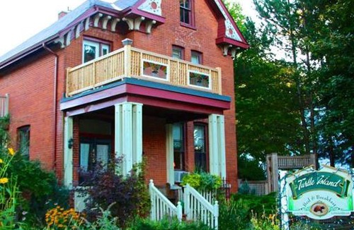 Gananoque Bed & Breakfast | Turtle Island Bed and Breakfast