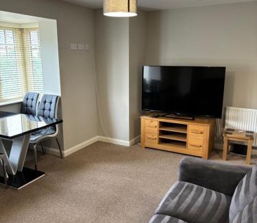 Rugby Apartment | Two Bedrooms Two Bathrooms and Private Parking Rugby