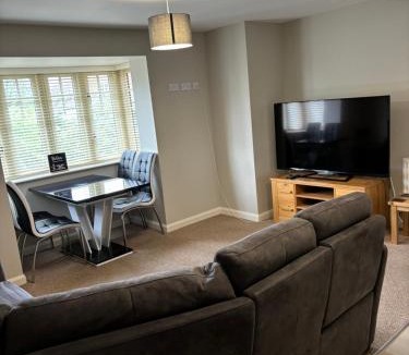 Rugby Apartment | Two Bedrooms Two Bathrooms and Private Parking Rugby