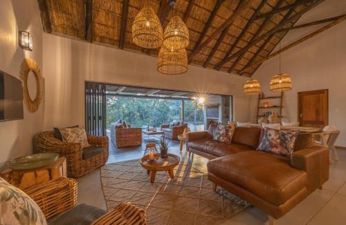 Thorny Bush Game Reserve Villa | Ukanyi Private Luxury Villa